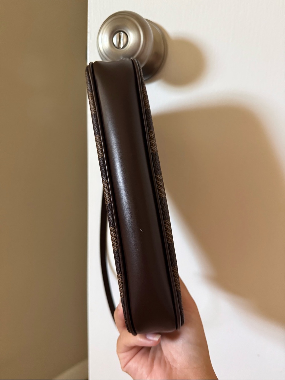 Louis Vuitton Damier Ebene Navona Pochette - Picture 4 of 6